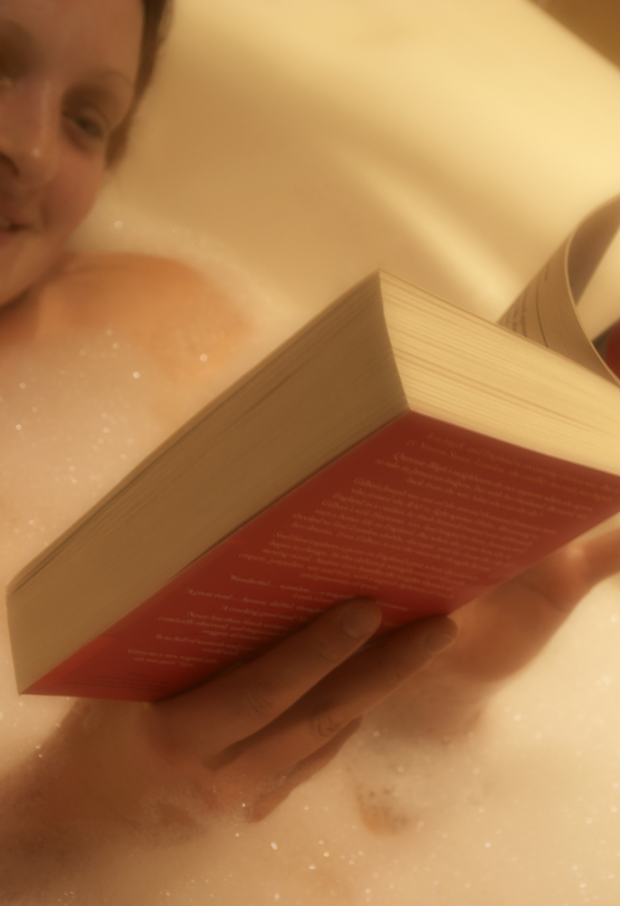 Zaveďte si "stálé aktivity před ulehnutím" včetně relaxačních aktivit jako sprchování nebo čtení.  